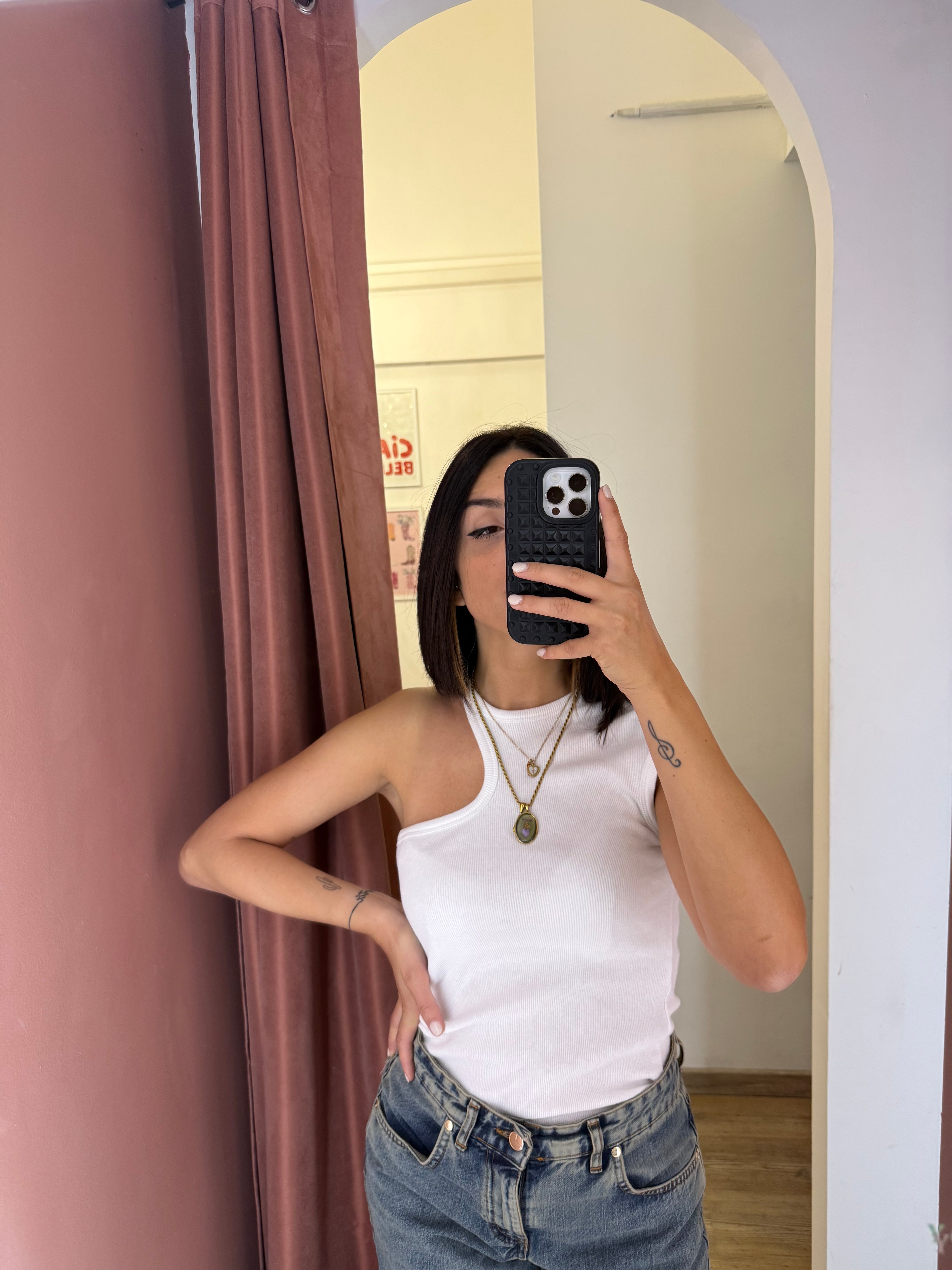 Canotta cut-out