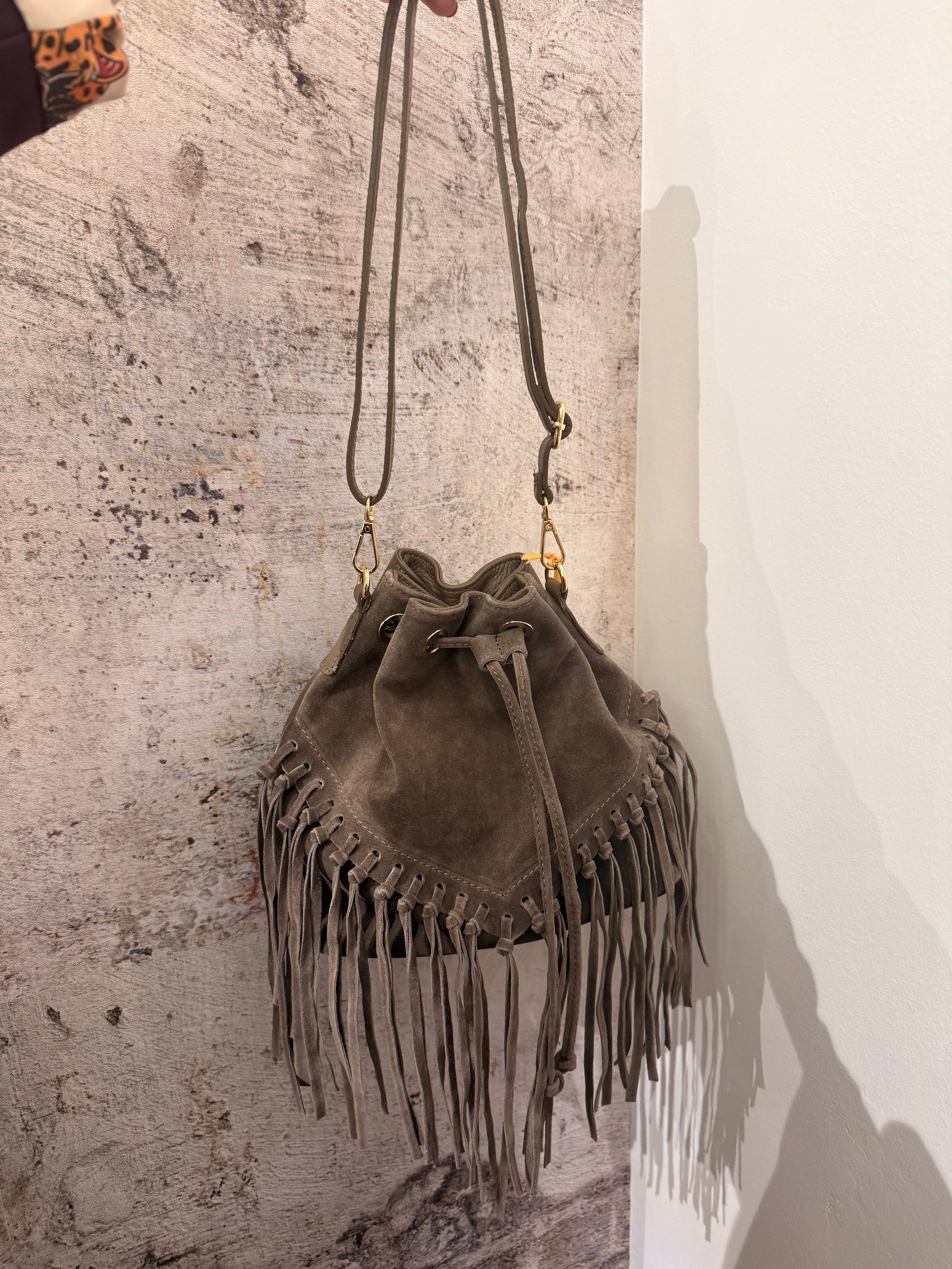 Borsa secchiello con frange