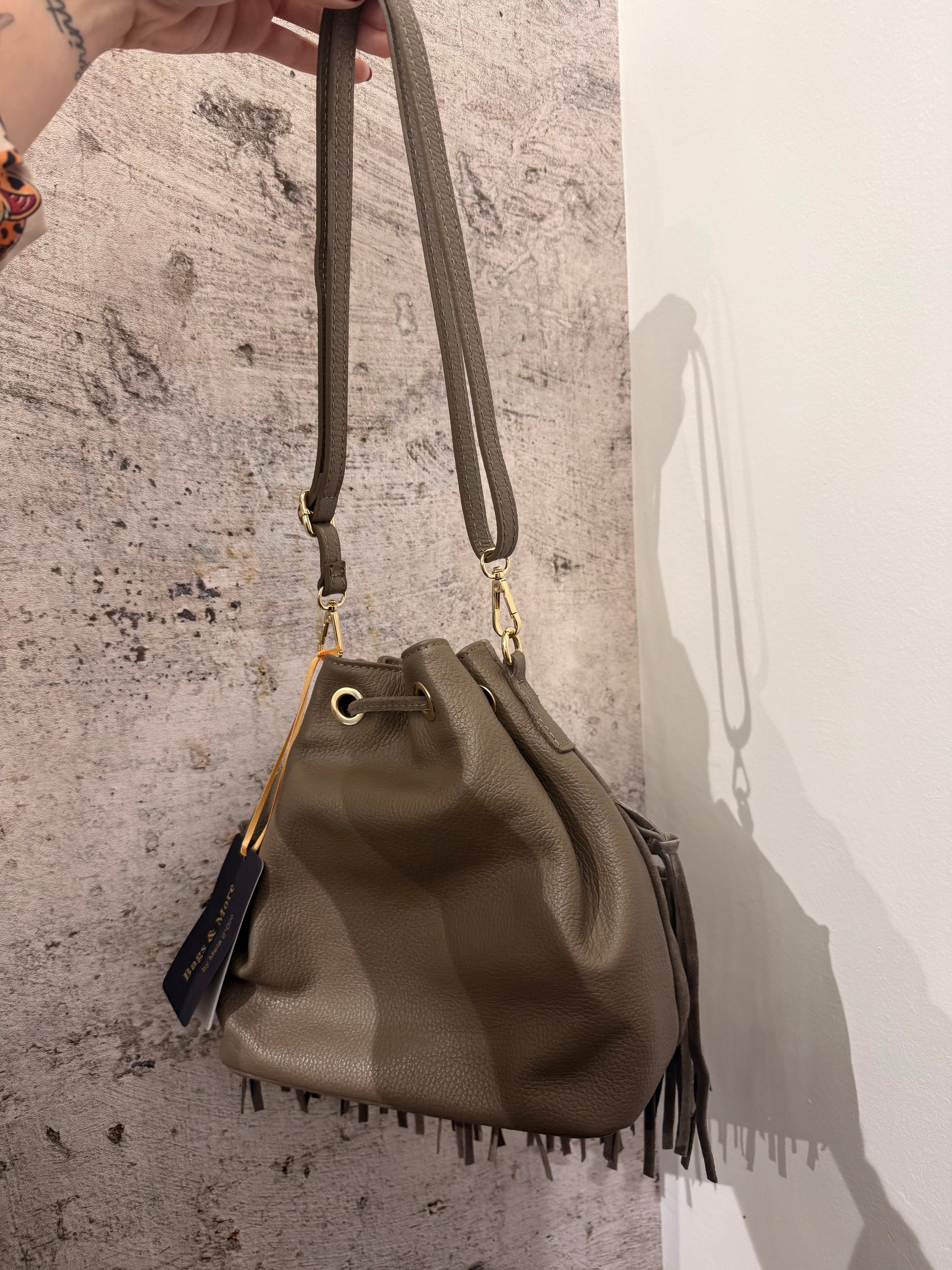 Borsa secchiello con frange