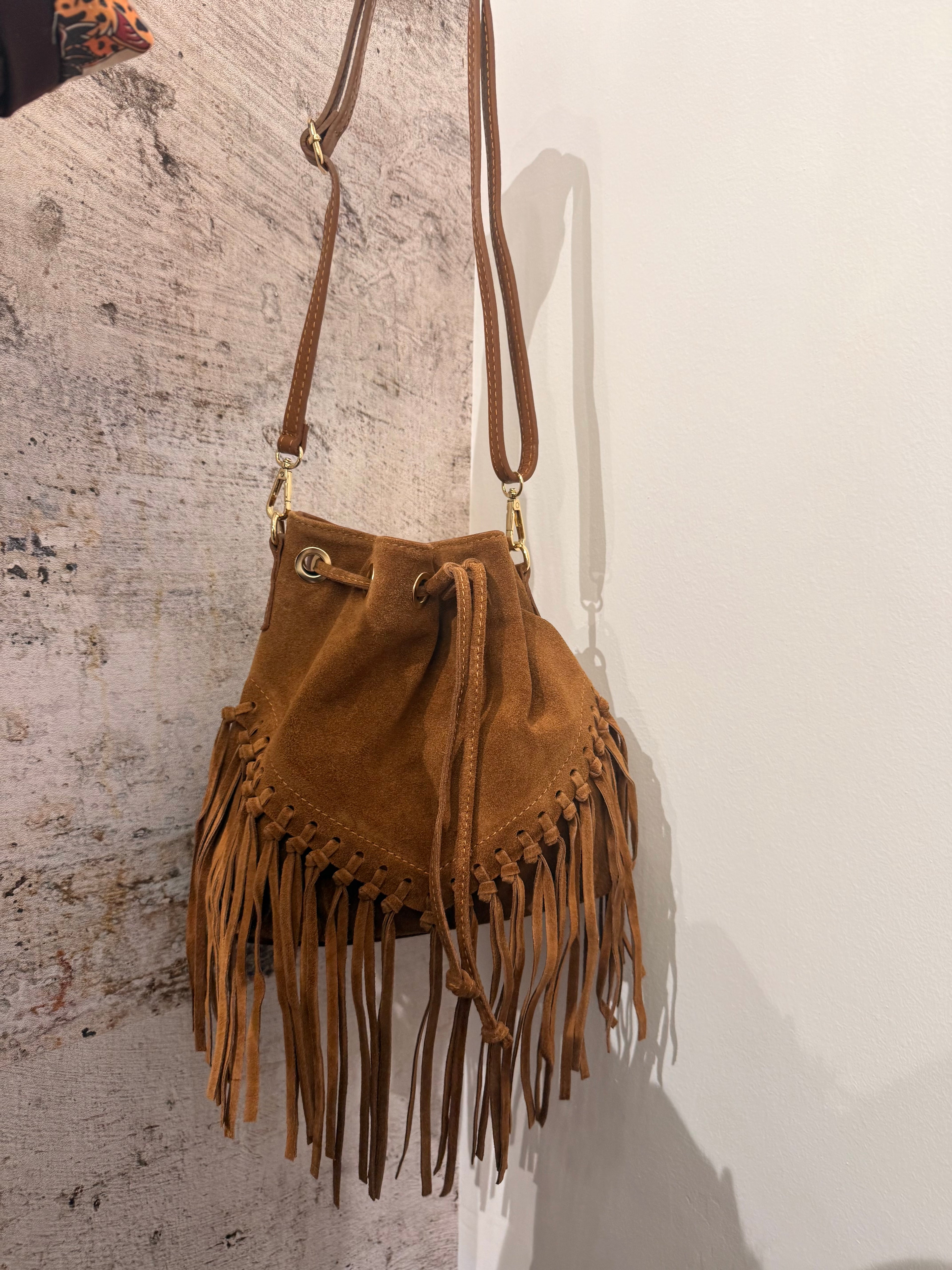 Borsa secchiello con frange